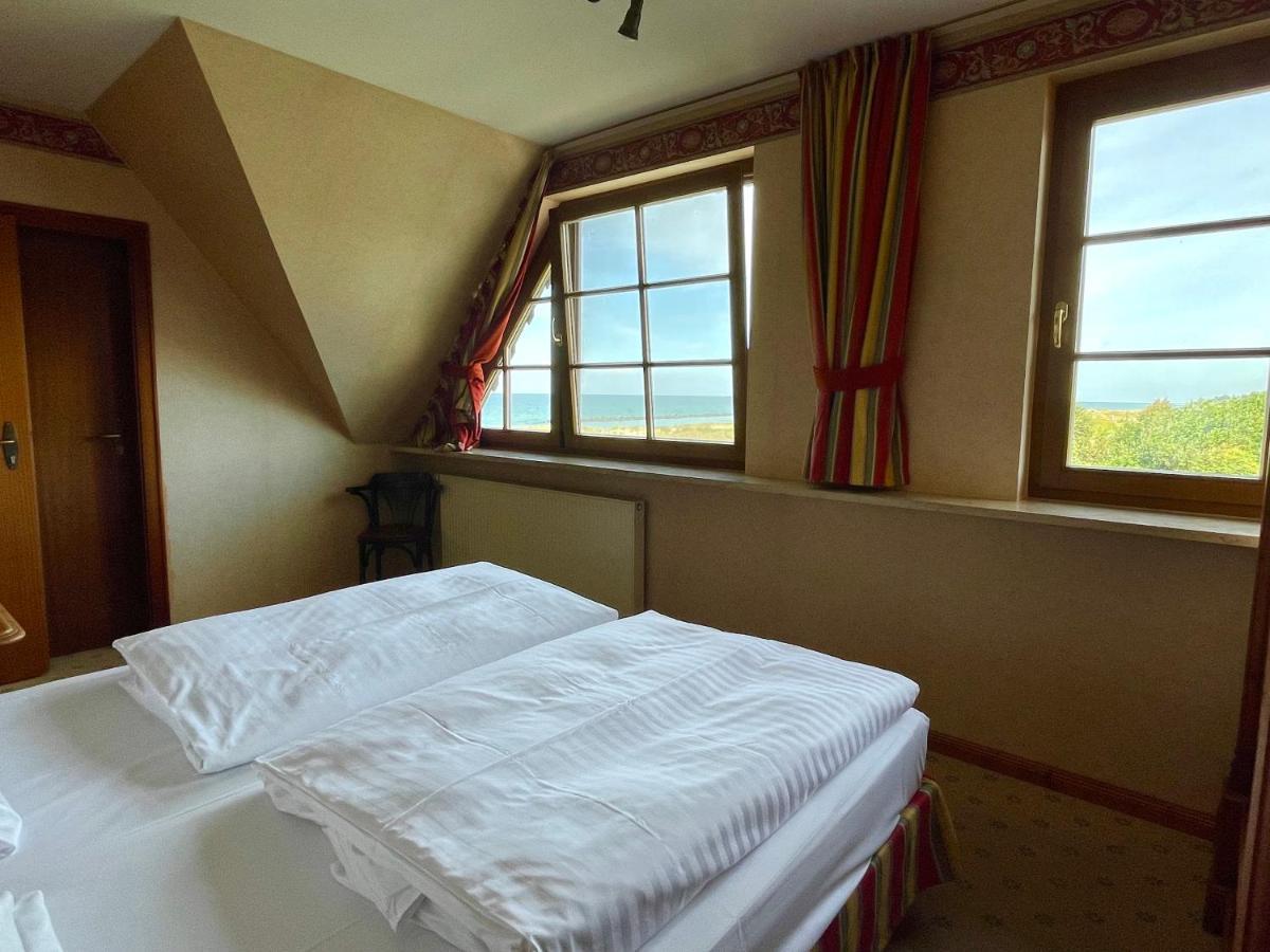 Moby Dick Hotel & Ferienwohnungen Wustrow  Exterior foto