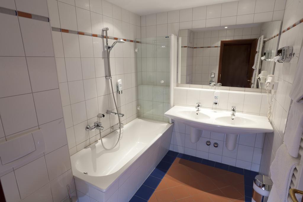 Moby Dick Hotel & Ferienwohnungen Wustrow  Habitación foto